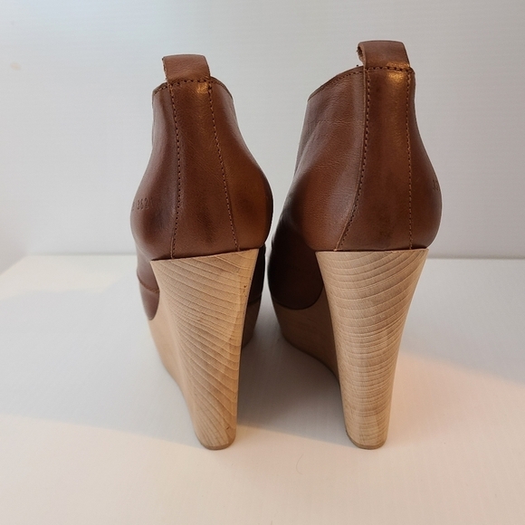 $650 Woman by Common Projects lace up Platform Lea - Picture 9 of 11